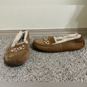 UGG Ansley Bow Brilliant Chestnut Slippers Shearling Slip On Size 7 Women's Stud